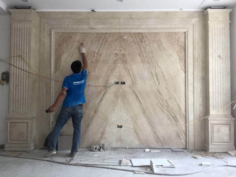 Thi công đá ốp tường cao cấp cho phòng khách nhà biệt thự